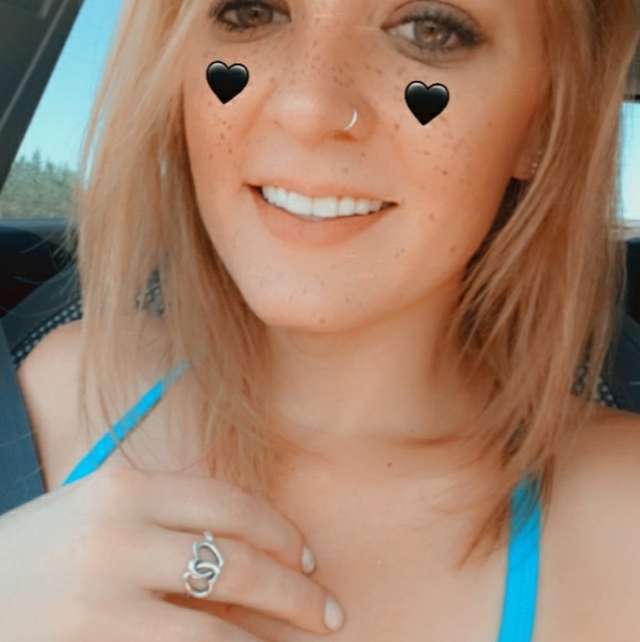 I'm your Posher, Mishael. Youwilllovemycloset! - Picture 1 of 3